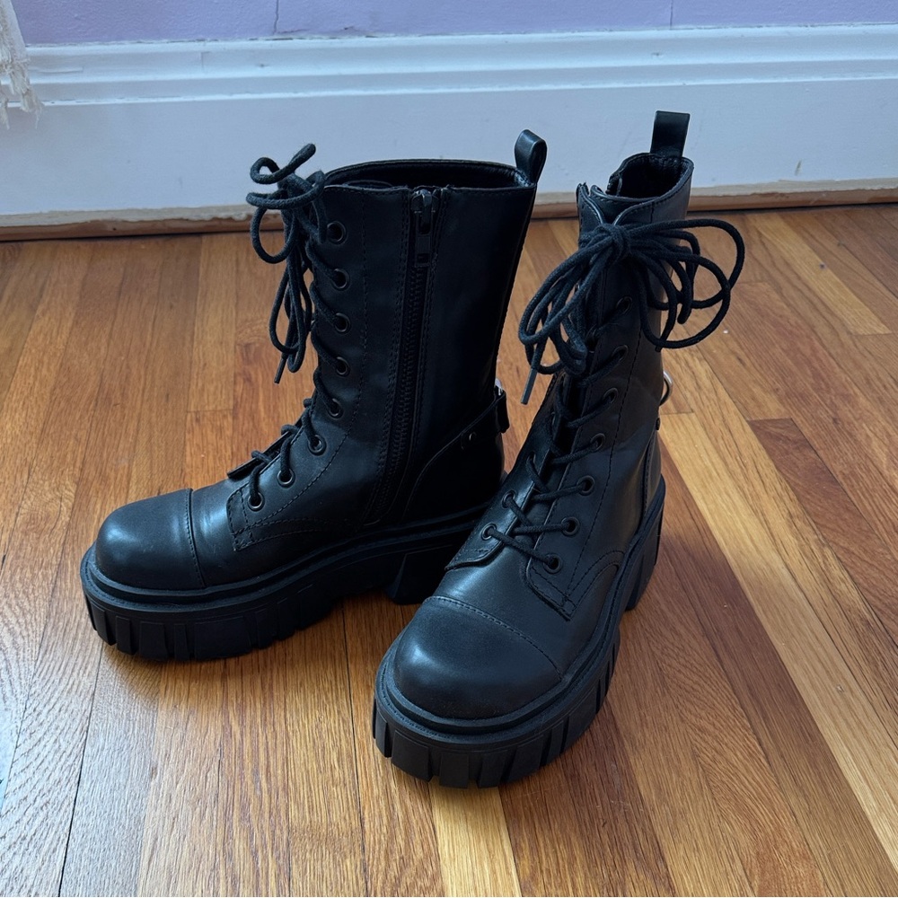 Current Mood ‘Everyone’s A Critic’ Black zipper Combat Boots 8 - Picture 3 of 12